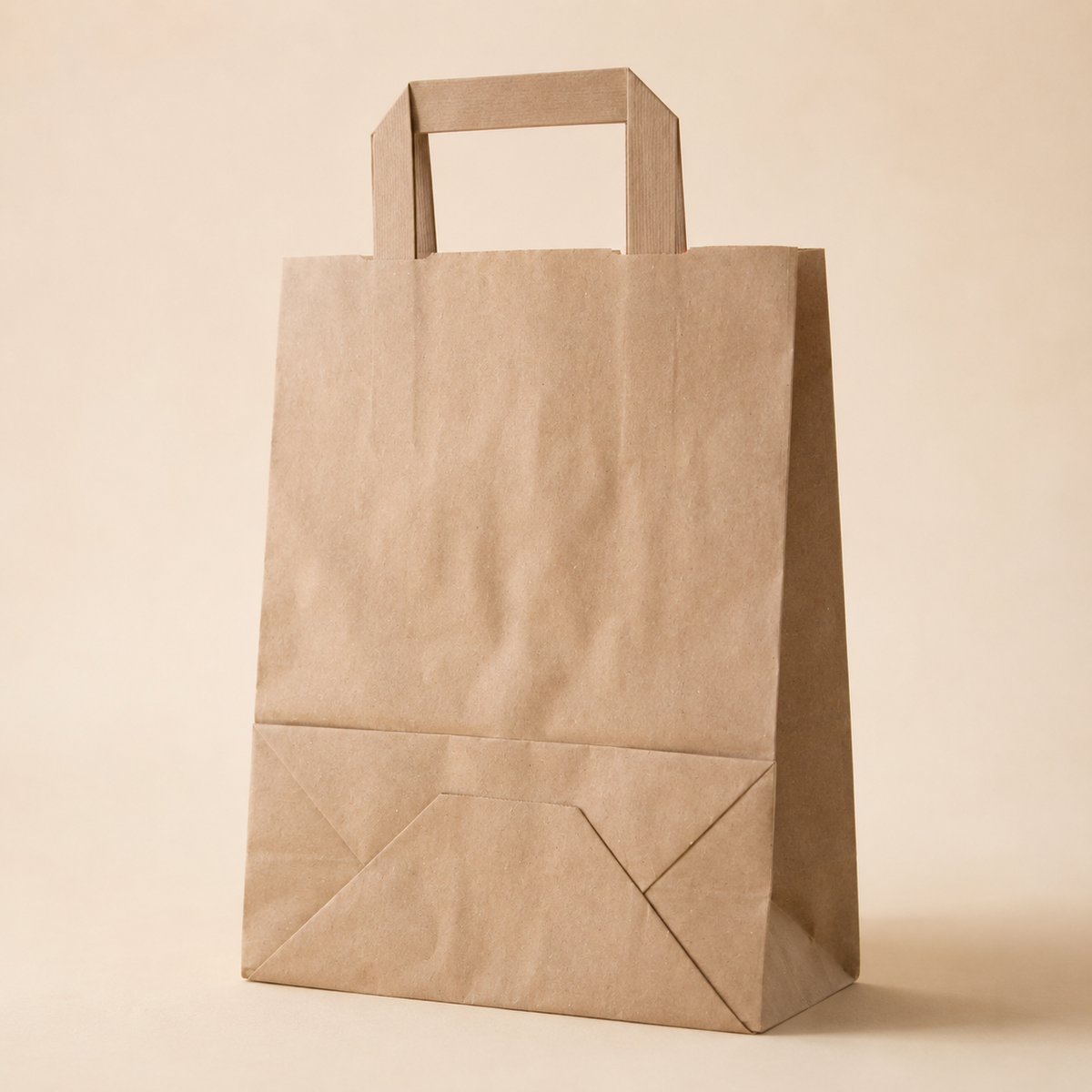 Standardmäßige, unbedruckte Papiertragetaschen zum Mitnehmen, ohne Namen / ohne Design