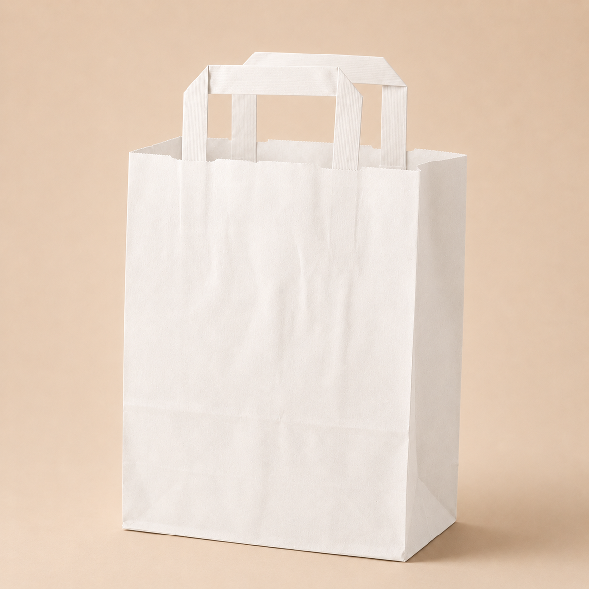 Standardmäßige, unbedruckte Papiertragetaschen zum Mitnehmen, ohne Namen / ohne Design